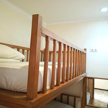 Java Capsule Hotel Malang Buitenkant foto
