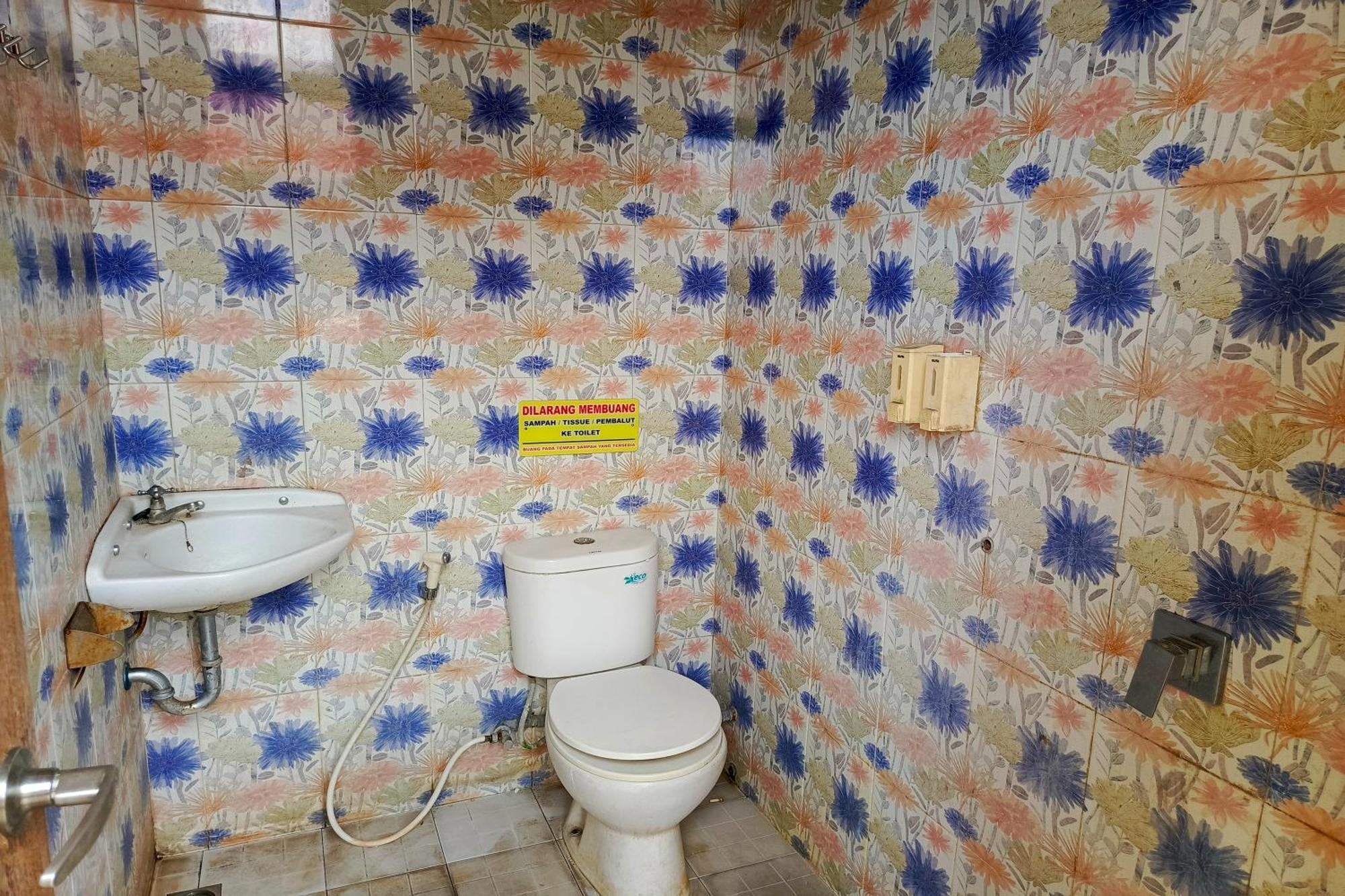 Java Capsule Hotel Malang Buitenkant foto